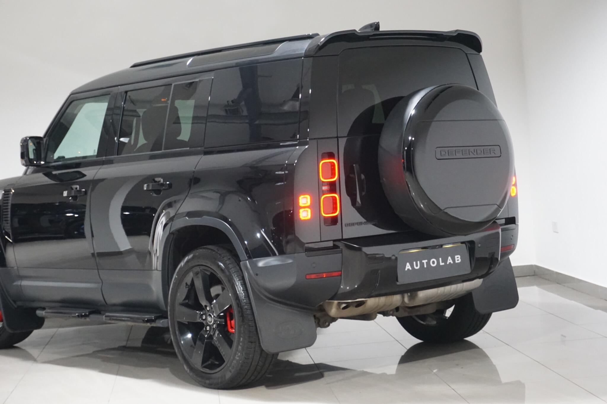 Land Rover Defender 110 3.0 D250 MHEV HSE Hard Top SUV 5dr Diesel Auto 4WD MWB Euro 6 (s/s) (250 ps)